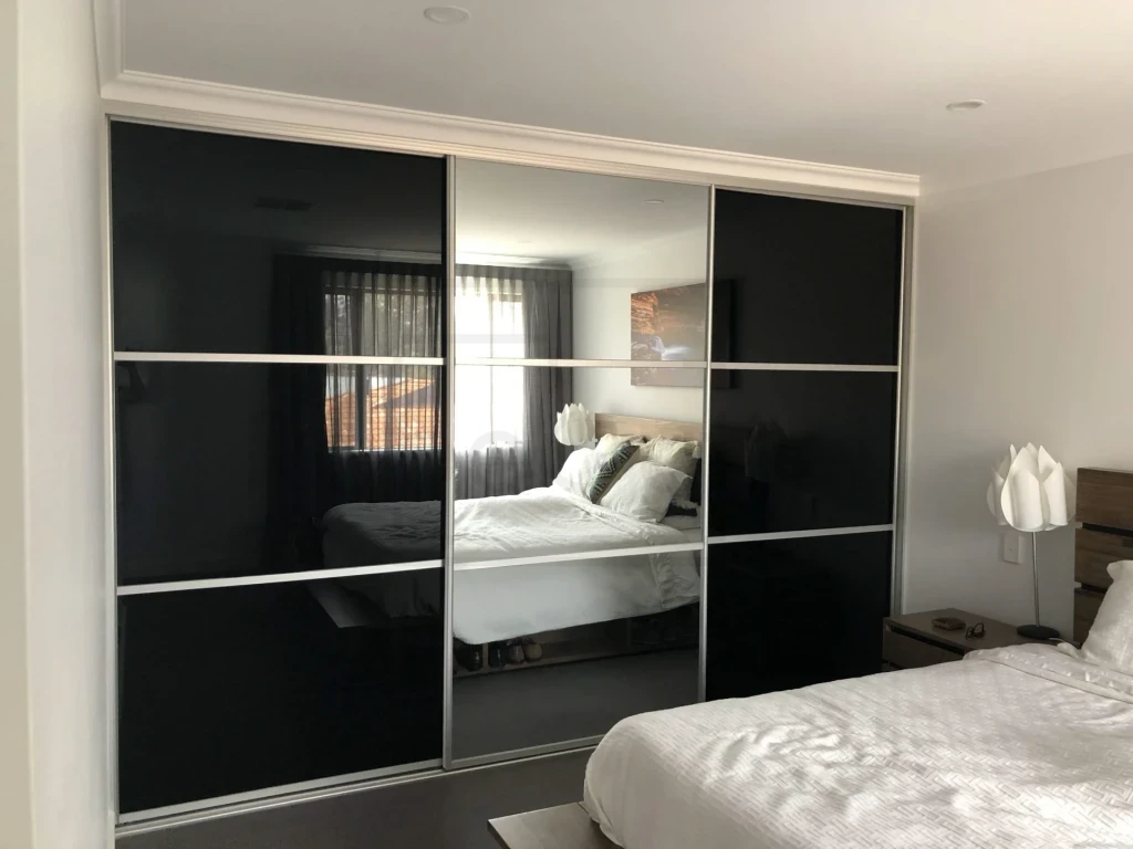 Black Glass With Horizontal Strips DIY